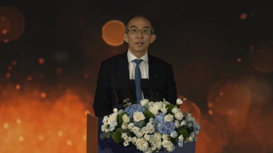 ���dͨӍ��������ꖣ���(g��u)��оƬ���㷨���ܘ�(g��u)��������(bi��o)��(zh��n)�Ķ˵���AI����